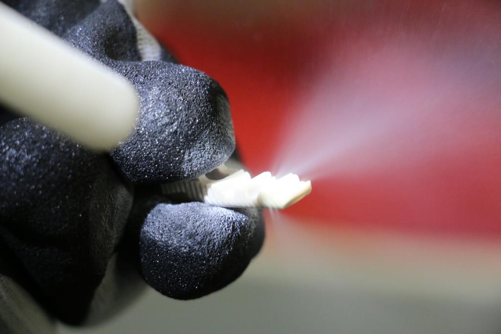 Dry Ice Deflashing and Deburring